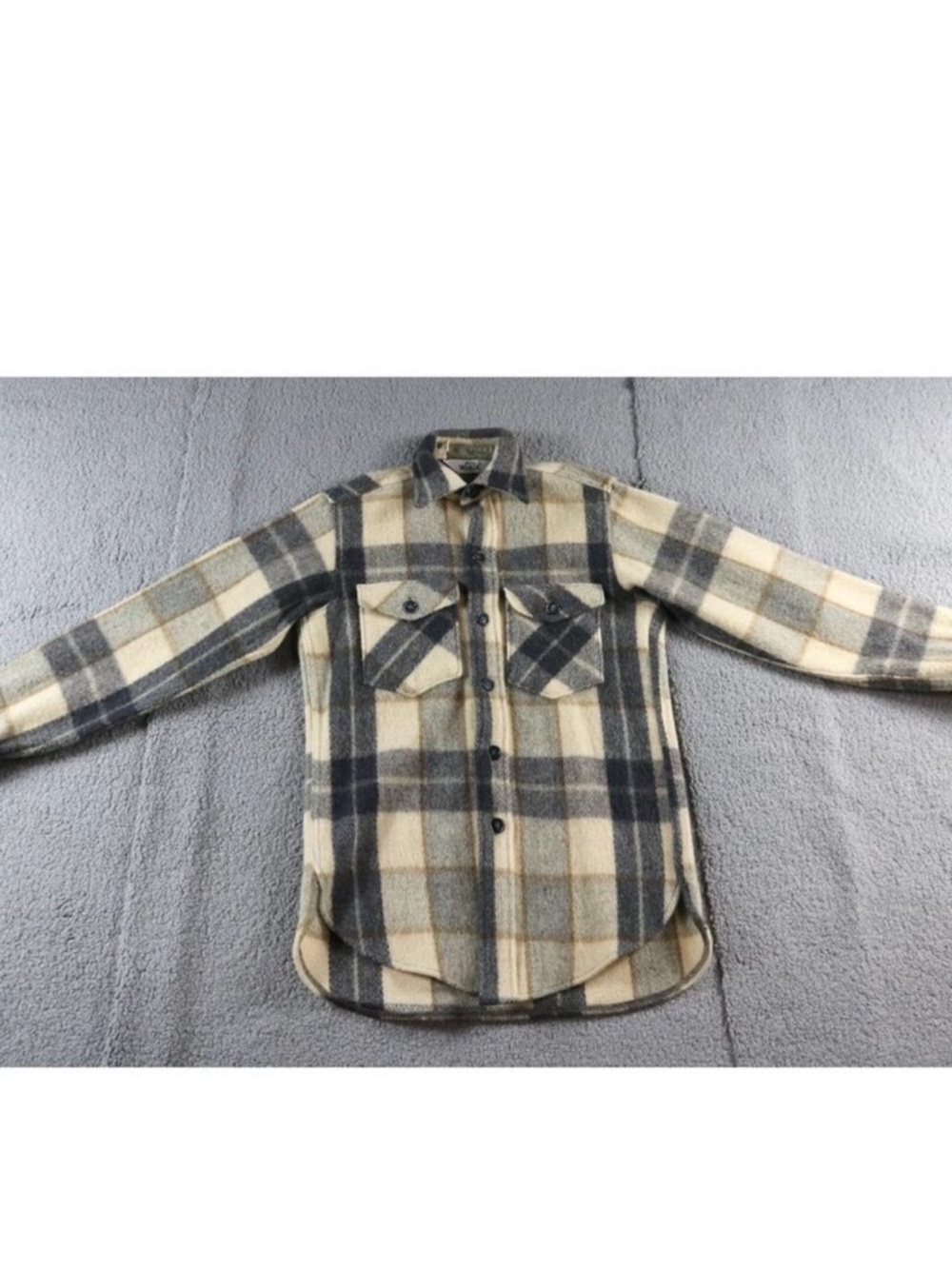 Vintage Woolrich Flannel S Plaid Pattern Wool Blend Oxbow 2 Pocket Overshirt USA